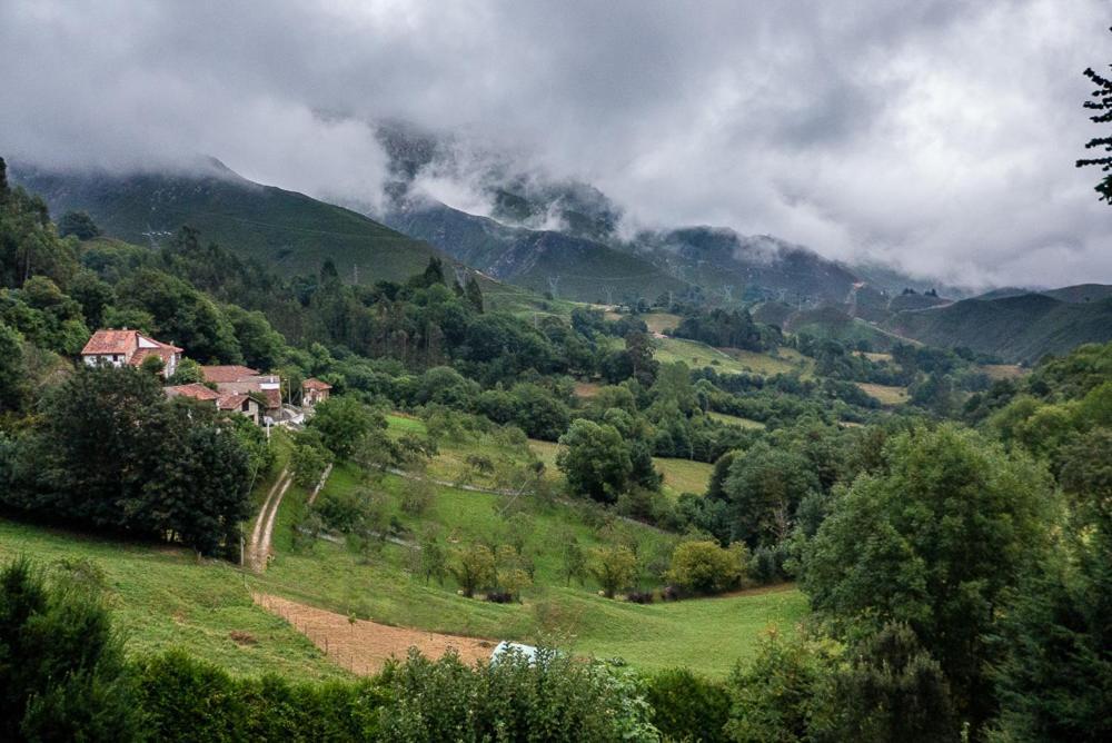 Casas Rurales La Tahona De Besnes Vendégház Alles Kültér fotó