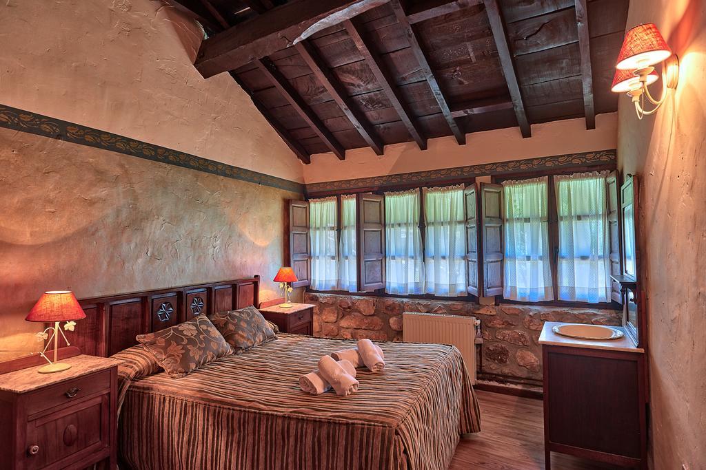 Casas Rurales La Tahona De Besnes Vendégház Alles Kültér fotó
