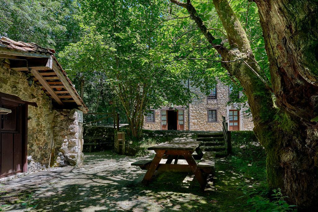 Casas Rurales La Tahona De Besnes Vendégház Alles Kültér fotó