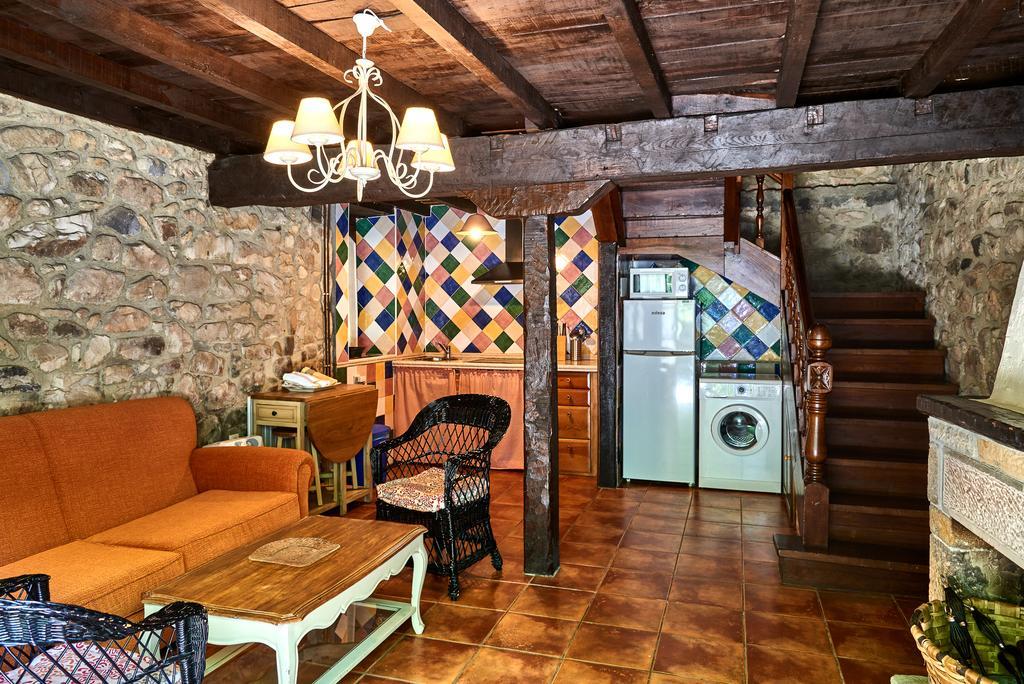 Casas Rurales La Tahona De Besnes Vendégház Alles Kültér fotó