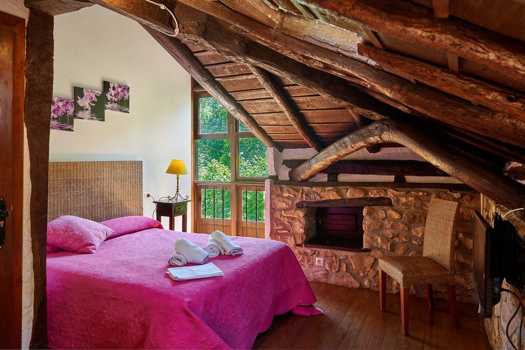 Casas Rurales La Tahona De Besnes Vendégház Alles Kültér fotó
